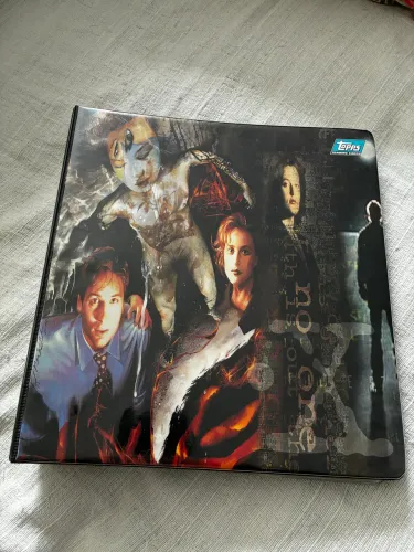 The X-Files: Cards de Coleção Arquivo-X + Pasta Especial Arquivo-X