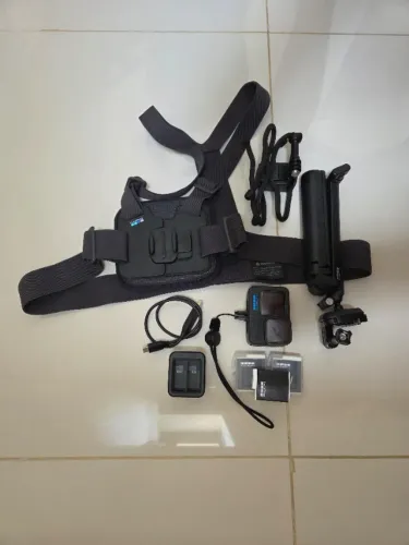 Gopro Hero 12 black + baterias extras + acessórios