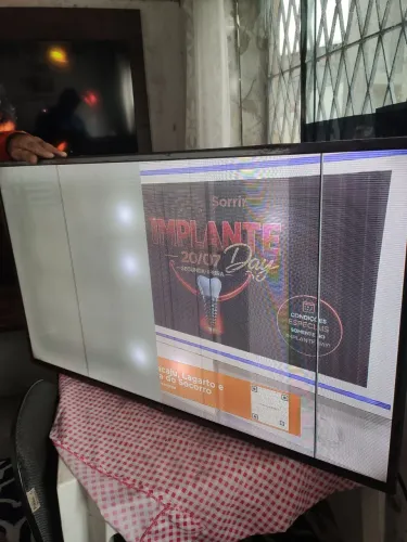 TV LG 40" está com defeito