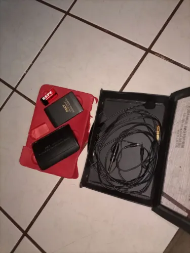 Mxt profissional microfone dinâmico vai completo não sei mexer. mais liga