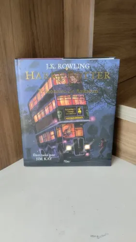 Harry Potter e o Prisioneiro de Azkaban Ilustrado - Edição Nacional