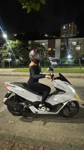 Vendo moto PCX 160 ganhei nova