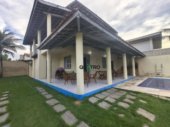 OPORTUNIDAE - PRAIA DO PRESÍDIO - Casa com 5 quartos, sendo: 02 suítes com varandas , área