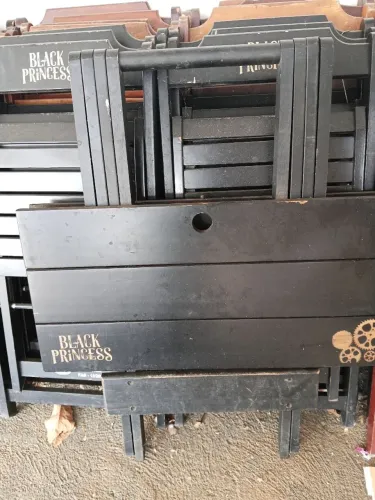 Mesa madeira maciça dobravel com 4 cadeiras 
