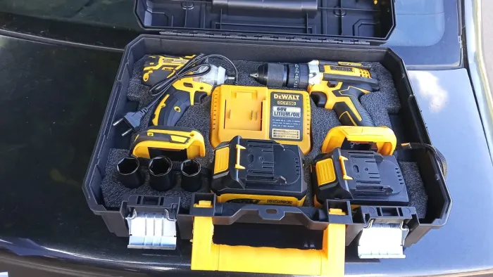 Vende-se essa chave de impacto pneumáticas Dewalt com nota fiscal 