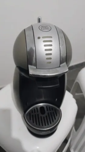 CAFETEIRA DOLCE GUSTO GENIO 2 - 220V - R$ 200