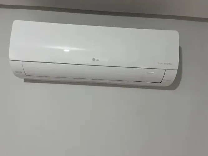 Condensadora Split HW Dual Inverter Voice LG 12000 BTUs Frio 220V