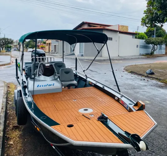 LANCHA 2022 LEVEFORT APOLUS 600 Fish Tracker