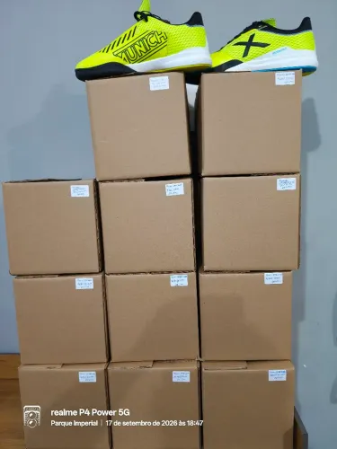 Tênis de futsal e society Munich e Joma enviamos para todo Brasil leia o anúncio antes