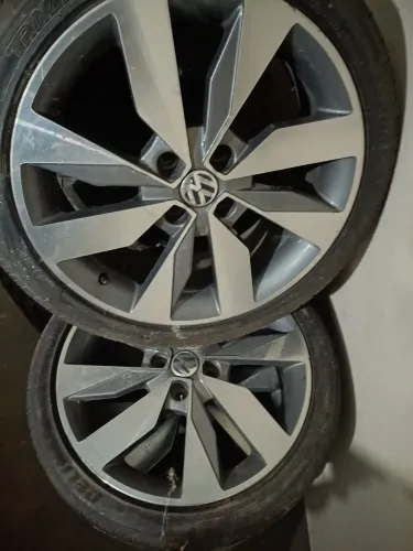 Rodas com pneus aro 17 205/45