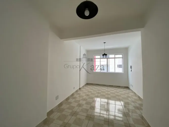 Apartamento - Aclimação - 2 Dormitórios - 66m².