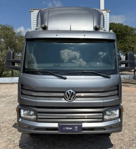 VW 11.180 DRC 4X2 - 22/23 - BAÚ