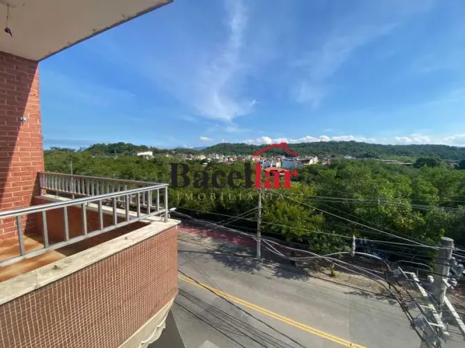 Apartamento : / Residencial / Pitangueiras