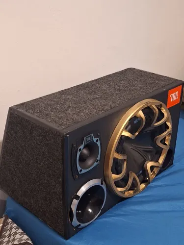 Caixa de som JBL + Bravox