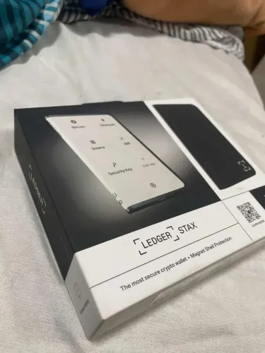 VENDO UMA LEDGER STAX NOVA NA CAIXA LACRADA NUNCA ABERTA