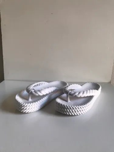 Vendo sandália feminina 