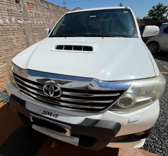 Toyota Hilux SW4 SRV D4-d 4X4 3.0 TDI Dies. AUT 2015
