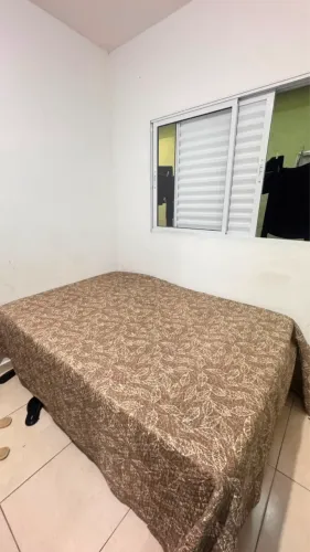 Cama com baú semi novo viúva