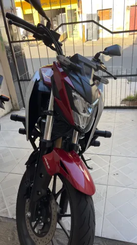HONDA CB 300F TWISTER 2026 VERMELHA / APENAS 2.200 KM!