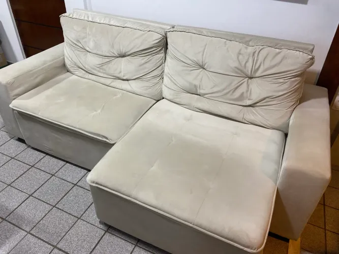 Sofá branco de 3 lugares Retrátil com entrada USB 