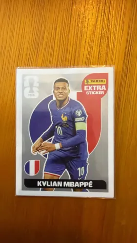 FIGURINHA LEGEND KYLIAN MBAPPE PRATA