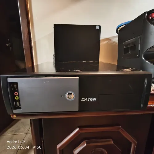 CPU i5 4 4570 8GB RAM 500 gb HD 