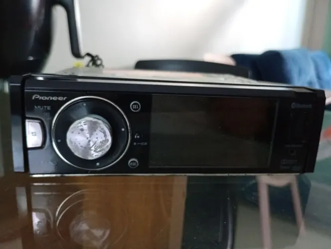 Pioneer com DVD automotivo.