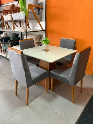 Mesa 90x90 com cadeiras
