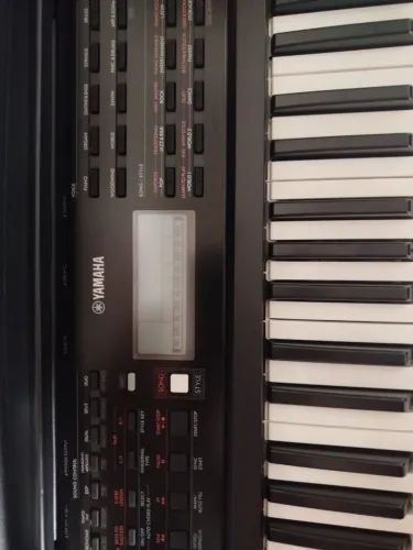 Teclado Yamaha PSR-383
