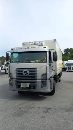Caminhão toco 15-180