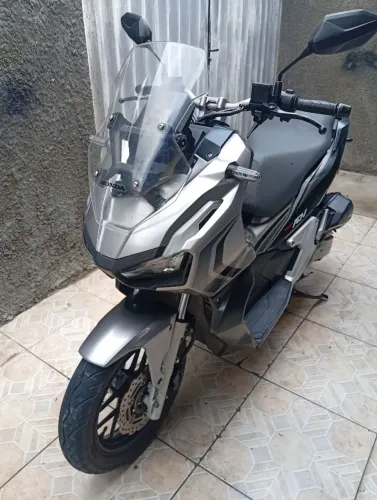 Honda ADV 2023 toda revisada.Troco FZ 250 Ou CB 300 ano 2023