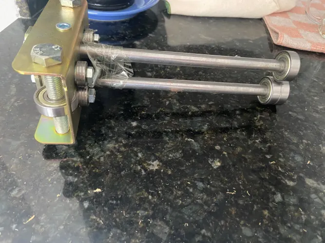 Carrinho Guia para Portão Deslizante Industrial com Rolamentos