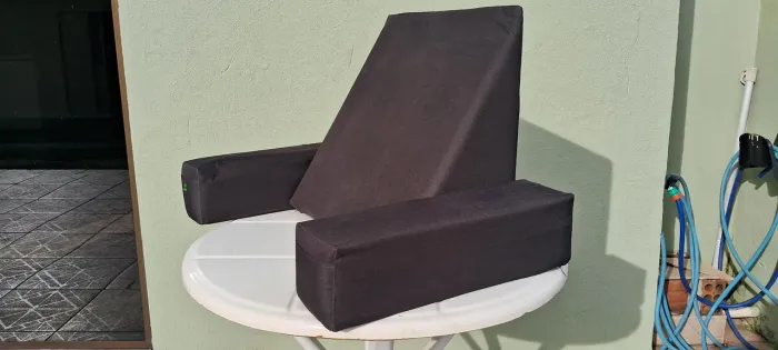 Encosto travesseiro para leitura ou assistir TV