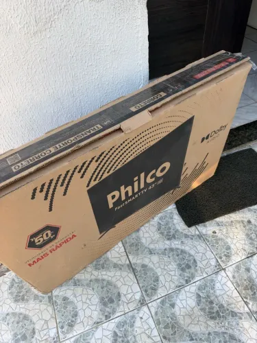 Vendo duas Tv com a tela quebrada pra retirada de placa