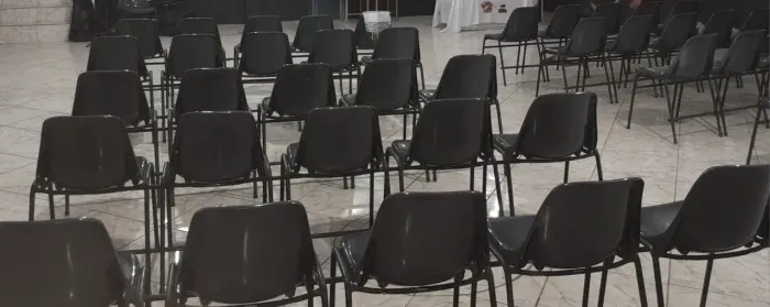 Cadeiras ( 40 longarinas e 10 separadas)