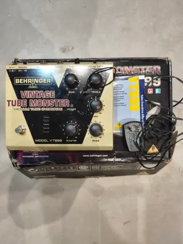 Pedal Valvulado Vintage Tube Monster Behringer VT999