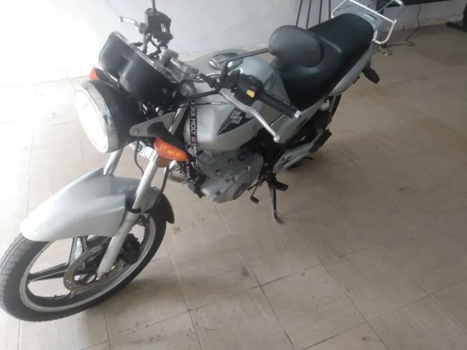 Suzuki YES bem conservada!