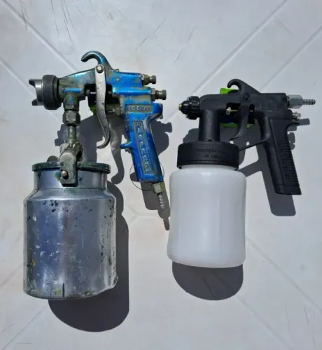 Kit com 02 Pistolas de Pintura Tipo Sucção e Tipo Ar Direto