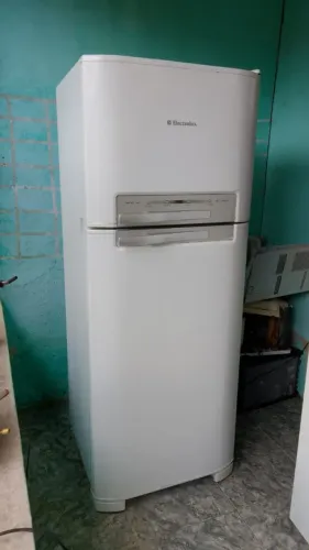 Geladeira Eletrolux Frost Free