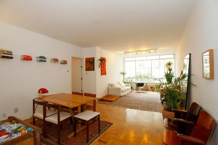 Cerqueira César - Apto a venda - 125m² - 3 quartos (1 suíte) - 1 vagas - próximo do metrô 
