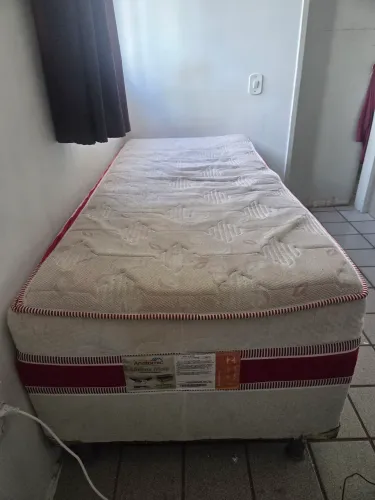 Cama Box Solteiro Usada