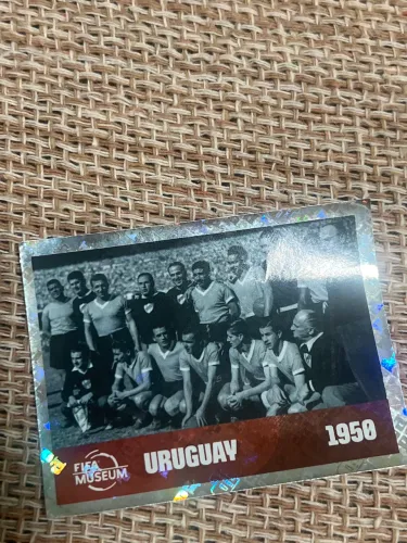 Figurinha original panini da seleção uruguaia 1950. Do álbum de 2026