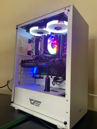 Pc Gamer- Ryzen 7 5700X + RTX 3070