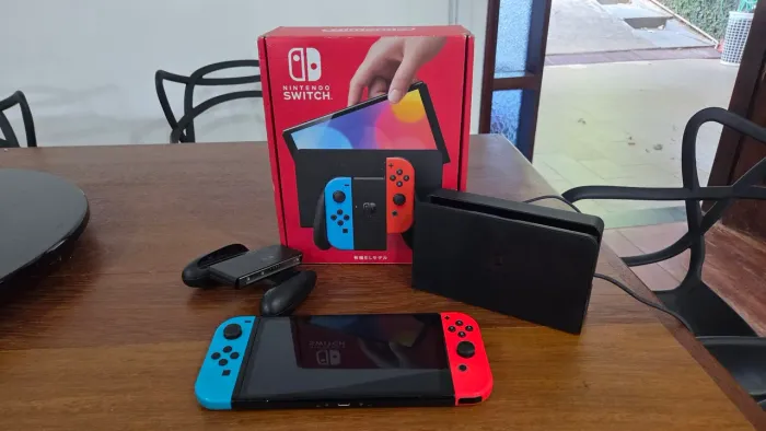 Nintendo Switch OLED.