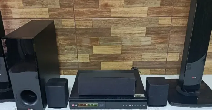 HOME THEATER LG 5.1  1.000W RMS  BLU-RAY 3D
