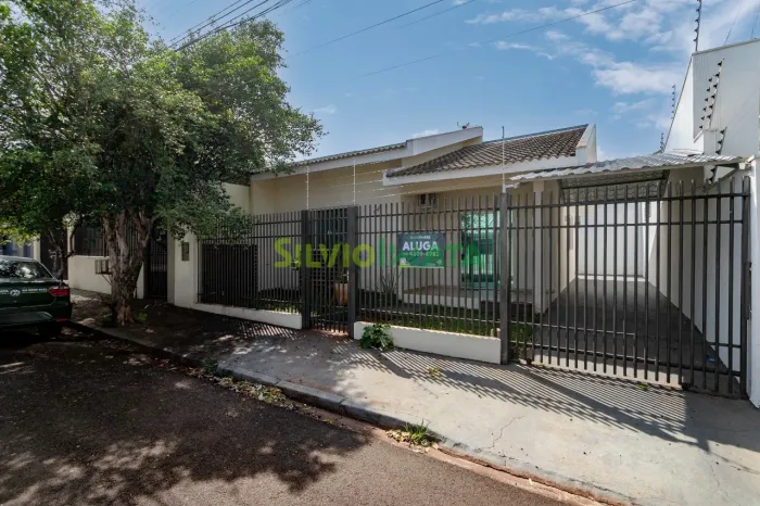 EXCELENTE CASA DE 02 QUARTOS PARA MORAR NO JARDIM LIBERDADE.