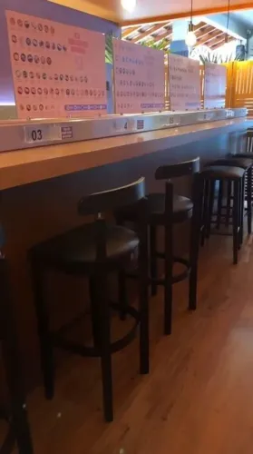 Balcão para Restaurante + 16 Banquetas