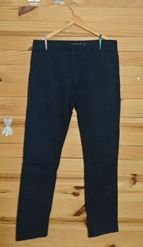 Calça sarja preta usada, número 46