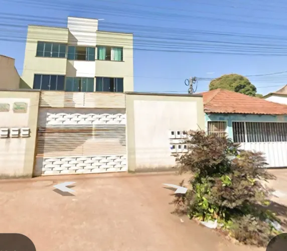 Troco apartamento localizado em Planalto na do Goiás, em chácara.