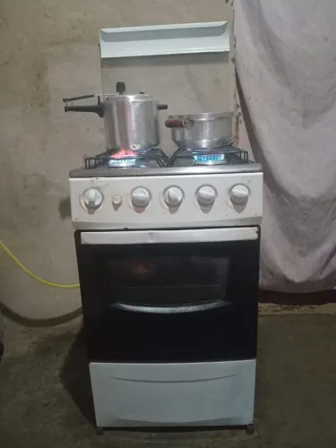Fogão 4 bocas funcionando tudo certo
